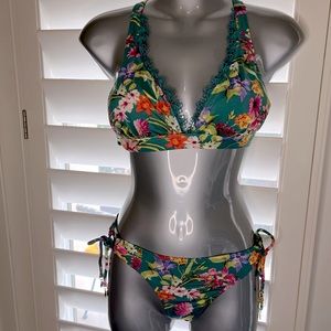 Jessica Simpson Bikini Set, Fully Adjustable (M)